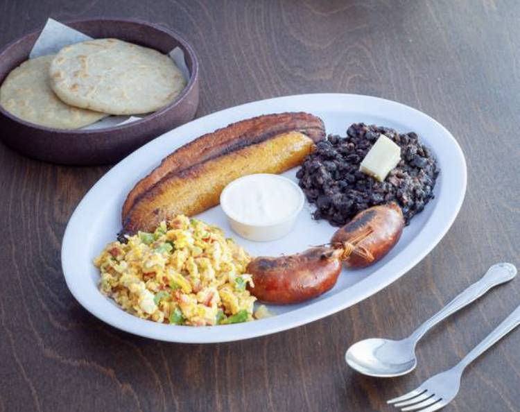 Lajamaya Salvadorean Restaurant | restaurant | 245 E Gladstone St, Azusa, CA 91702, USA | 6266330015 OR +1 626-633-0015