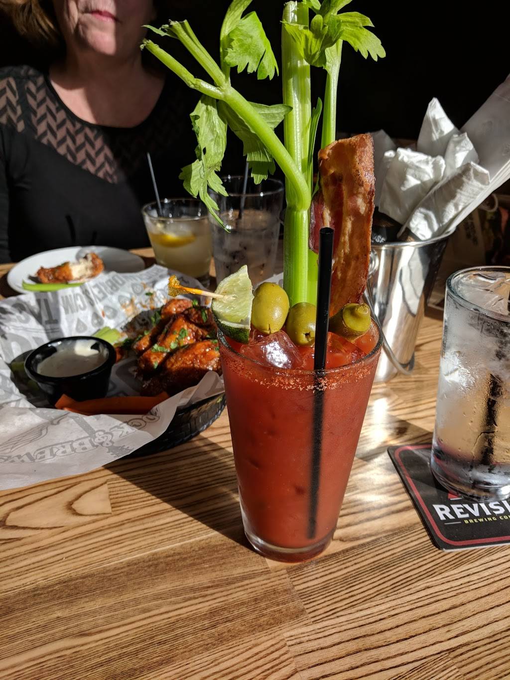 Rock & Brews | Vacaville | restaurant | 200 Nut Tree Pkwy, Vacaville, CA 95687, USA | 7074745039 OR +1 707-474-5039