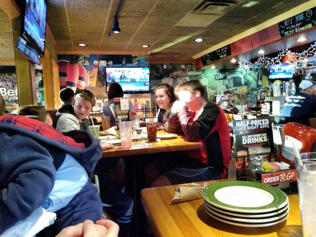 Applebees Grill + Bar | restaurant | 2510 W Washington St, West Bend, WI 53095, USA | 2623061068 OR +1 262-306-1068