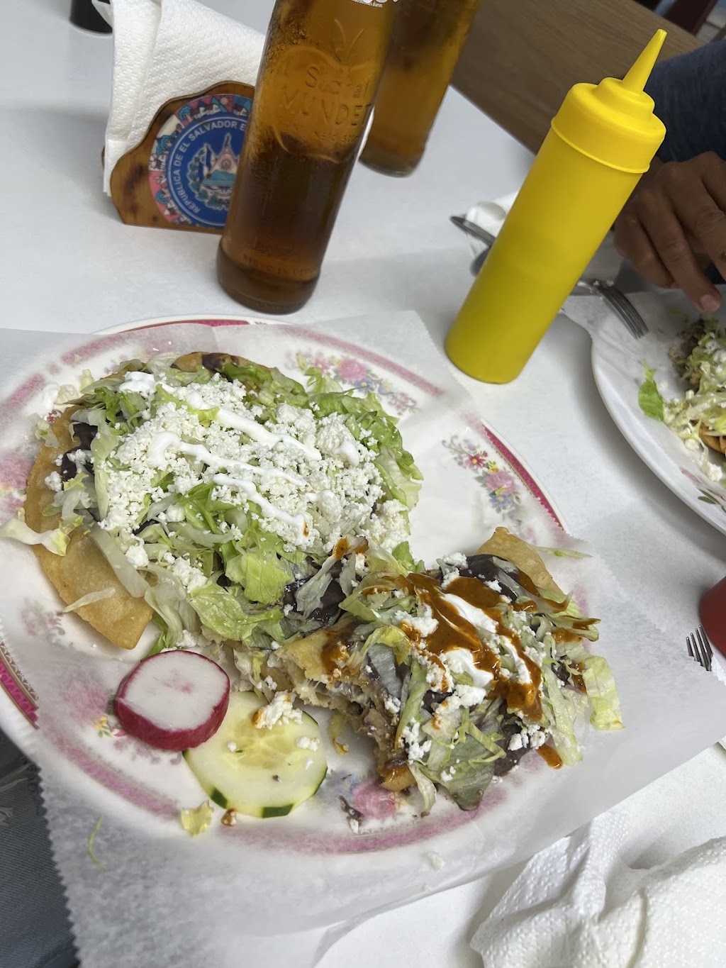 Taqueria y Restaurante La Oaxaquena | restaurant | 5428 Murfreesboro Rd, La Vergne, TN 37086, USA | 6154711553 OR +1 615-471-1553