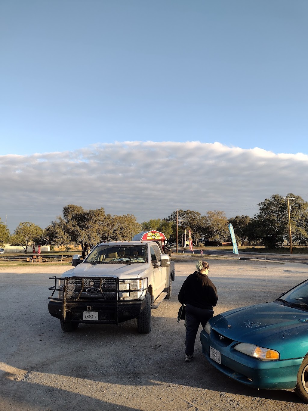 R Bar B Que | restaurant | 1209 Center St, Sabinal, TX 78881, USA | 8309882430 OR +1 830-988-2430