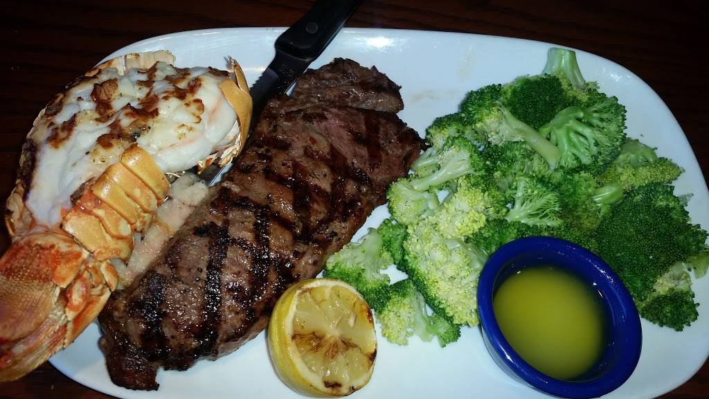 Red Lobster | restaurant | 6440 Redwood Dr, Rohnert Park, CA 94928, USA | 7075863640 OR +1 707-586-3640