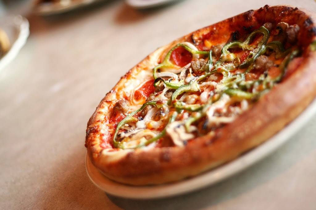 Pauls Deli & Neighborhood Restaurant | restaurant | 4345 New Town Ave, Williamsburg, VA 23188, USA | 7575652380 OR +1 757-565-2380