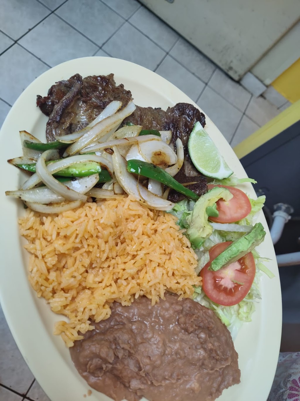 Taquería y pupuseria el chapin | restaurant | 314 S Barnes Dr, Garland, TX 75042, USA | 2144317643 OR +1 214-431-7643