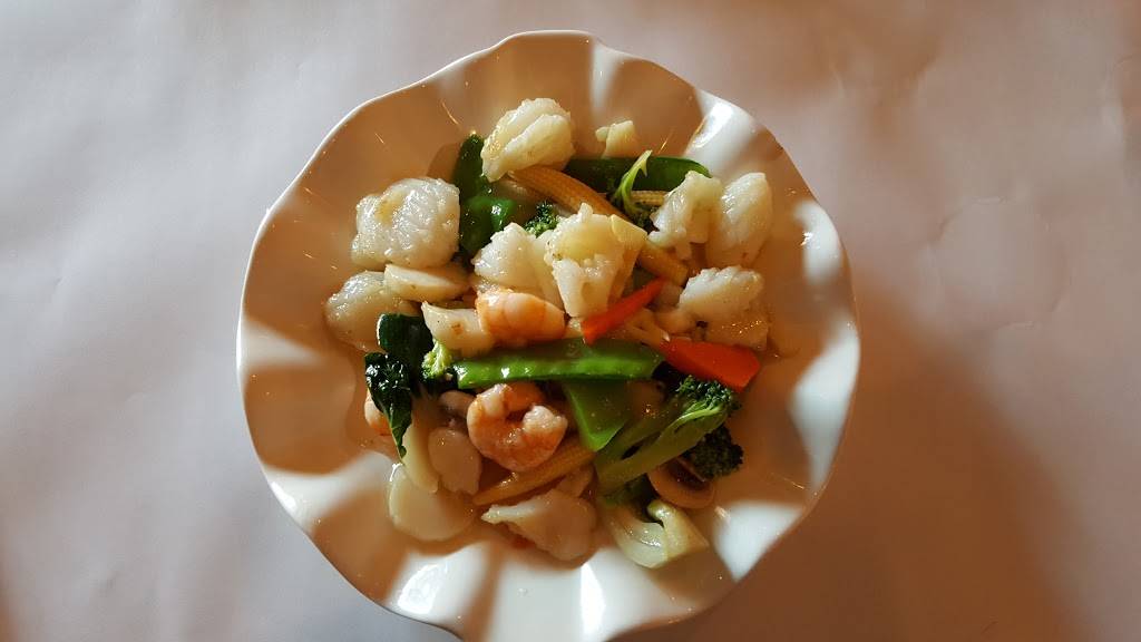 Shangri La China Bistro Restaurant | restaurant | 1300 McHenry Ave, Modesto, CA 95350, USA | 2095297968 OR +1 209-529-7968