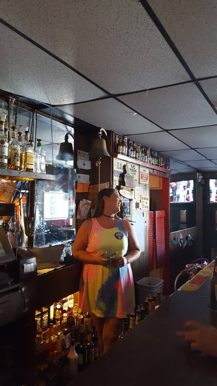 Hy Roy Lounge | restaurant | 5050 Heil Ave, Huntington Beach, CA 92649, USA | 7148469750 OR +1 714-846-9750