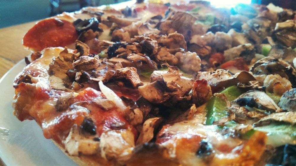 Nicks Pizza II | restaurant | 21510 Bear Valley Rd Unit L1-1, Apple Valley, CA 92308, USA | 7602403532 OR +1 760-240-3532