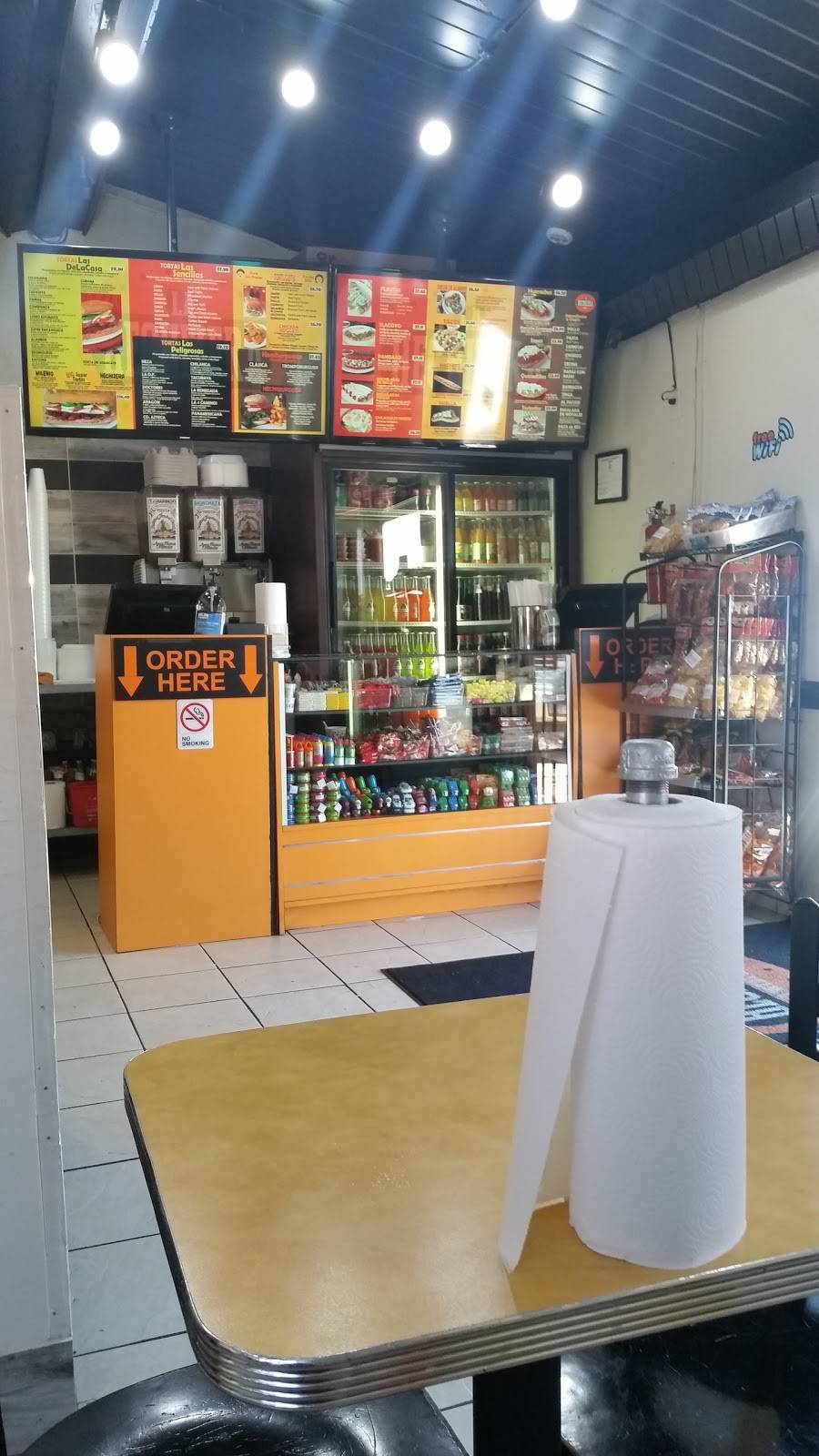 La Hechizera | restaurant | 5611 Maple Ave, Dallas, TX 75235, USA | 2146880236 OR +1 214-688-0236