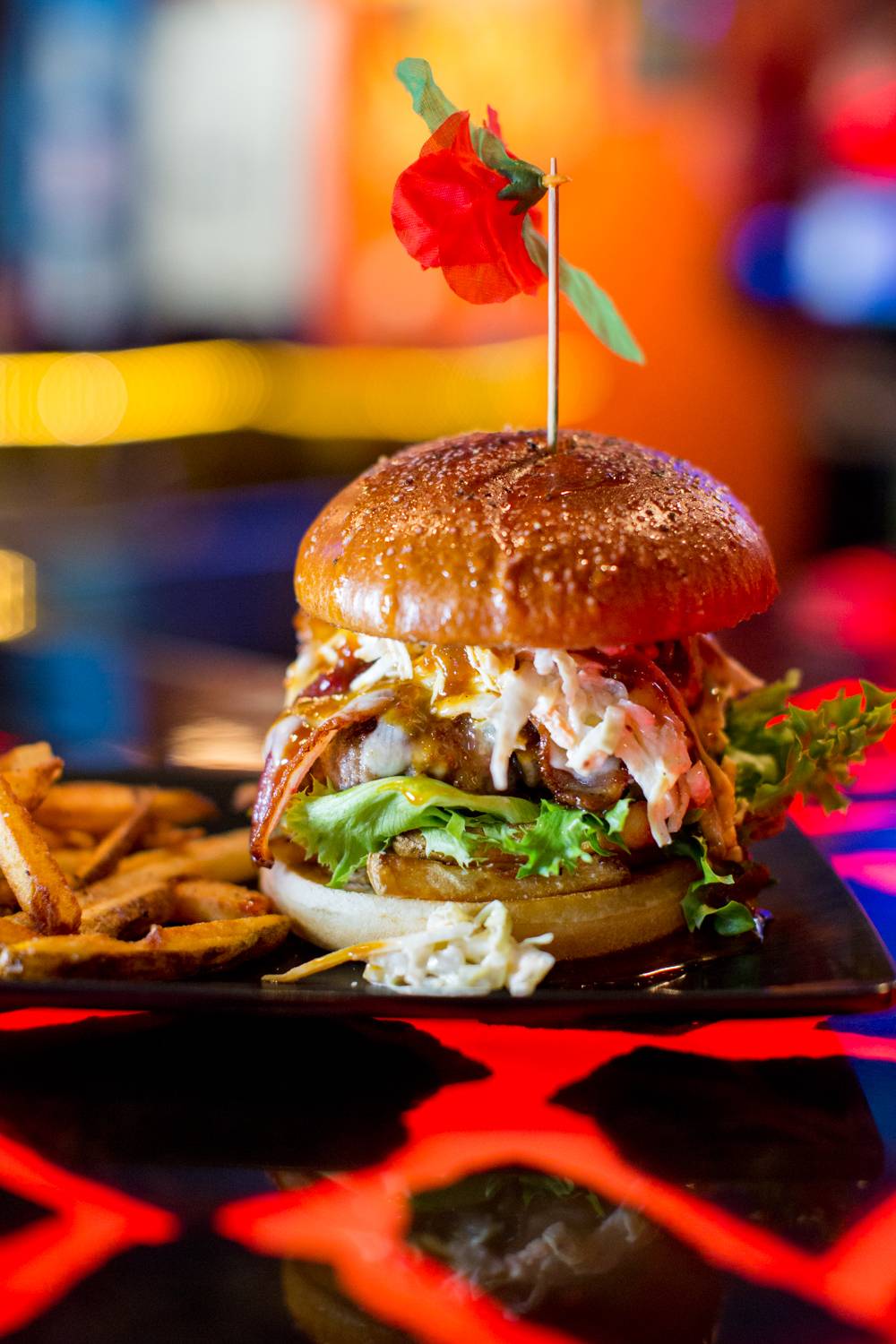 Krakatoa Tropical Food & Spirits | restaurant | 7323 South Ave, Youngstown, OH 44512, USA | 3309533833 OR +1 330-953-3833