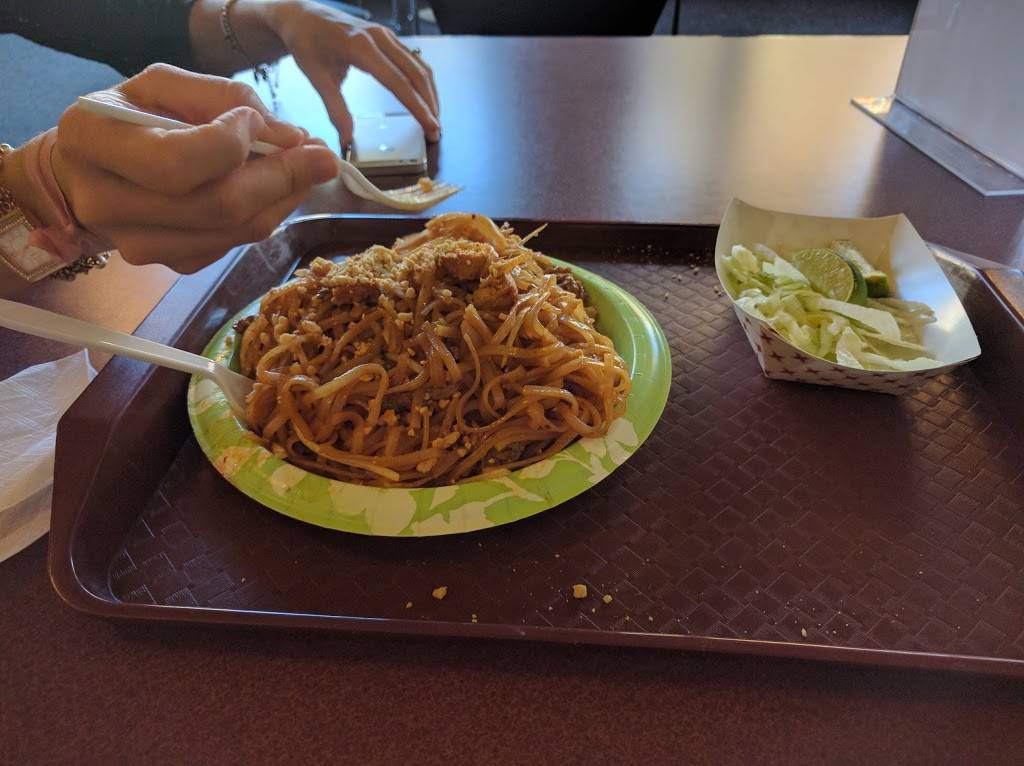 Y Eatery | restaurant | 1001 S Wright St, Champaign, IL 61820, USA | 2173371500 OR +1 217-337-1500