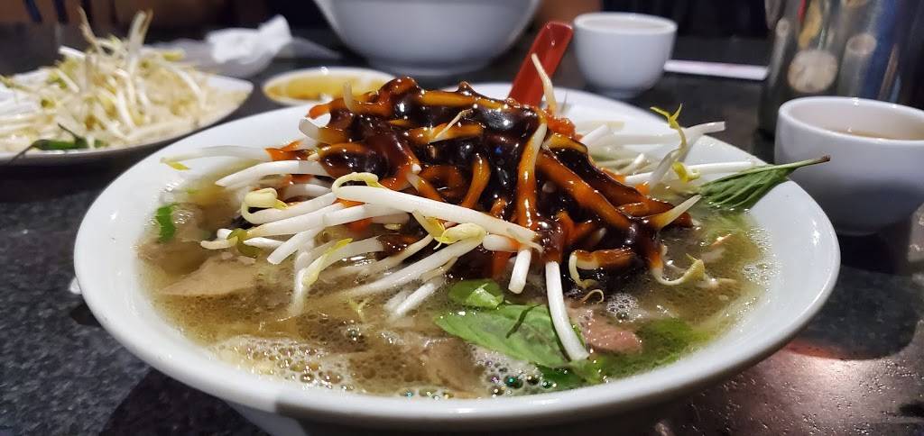 Pho Big Bowl | restaurant | 2655 Liruma Rd, Mississauga, ON L5K 1Y8, Canada | 9058558829 OR +1 905-855-8829