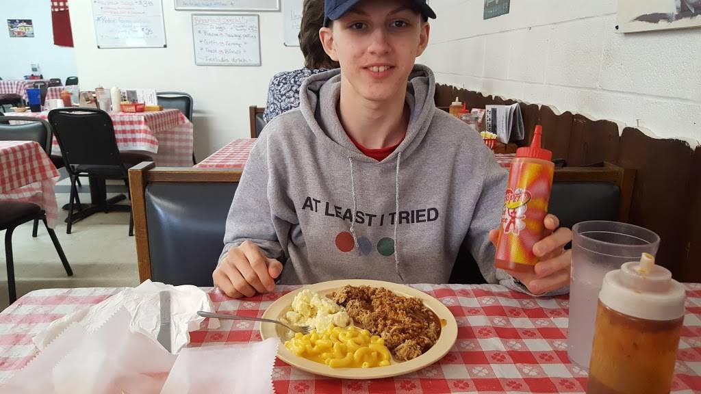 Frostys B.B.Q. & Catering | restaurant | 4836 Summit Ave, Greensboro, NC 27405, USA | 3363754089 OR +1 336-375-4089