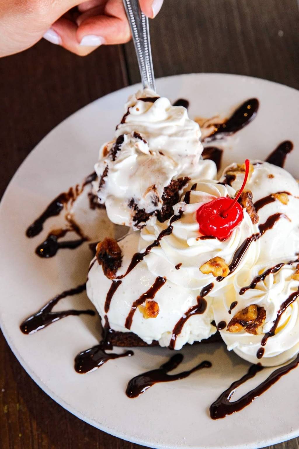 Fords Garage Wellington | restaurant | 10300 Forest Hill Blvd Suite 122, Wellington, FL 33414, USA | 5618053673 OR +1 561-805-3673