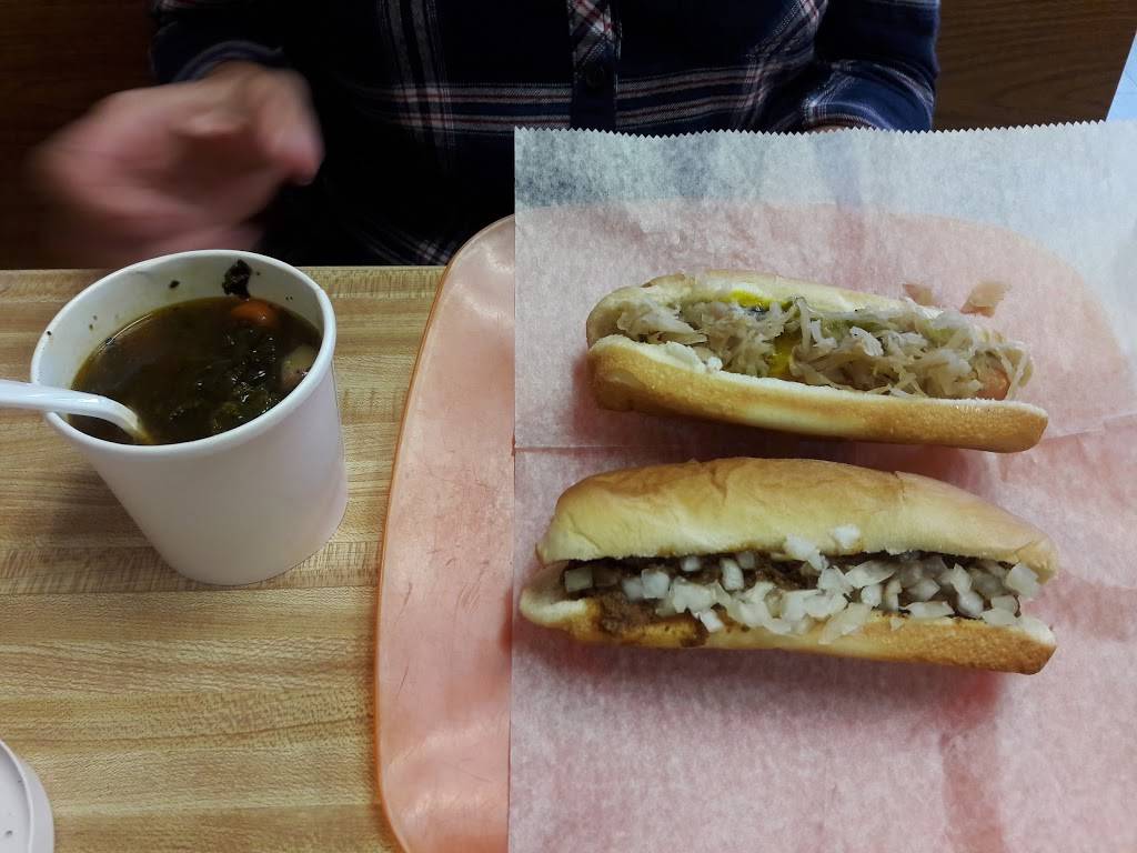 Bens Chili Dogs | meal takeaway | 158 Broadway, Newport, RI 02840, USA | 4018468206 OR +1 401-846-8206