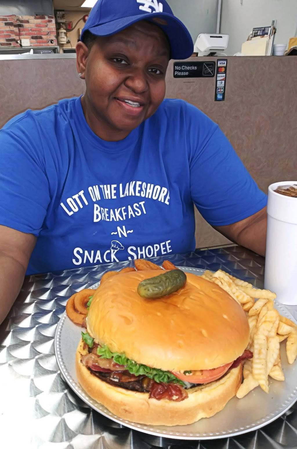 LOTT on the Lakeshore | restaurant | 2420-2476 Lakeshore Dr, Muskegon, MI 49441, USA | 2317555688 OR +1 231-755-5688