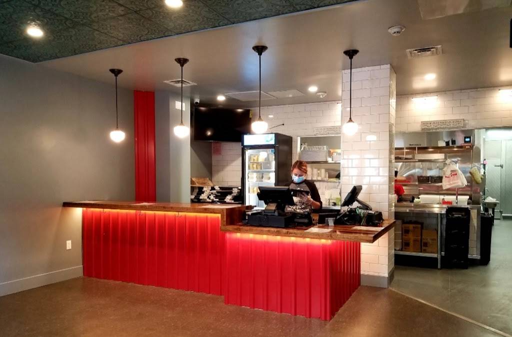 Guss World Famous Hot & Spicy Fried Chicken | meal takeaway | 1430 Broadway, Oakland, CA 94612, USA | 5106269880 OR +1 510-626-9880