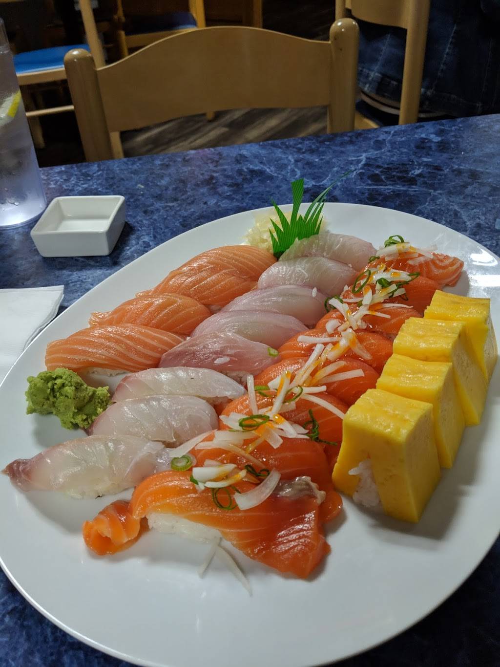 Shige Sushi | restaurant | 5938 Madison Ave, Carmichael, CA 95608, USA | 9163317300 OR +1 916-331-7300