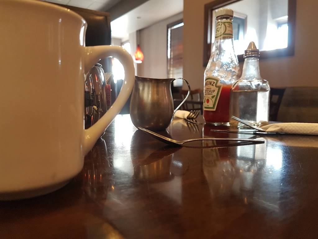 Trafalgar Truck Stop Restaurant | restaurant | 7443 Trafalgar Rd, Hornby, ON L0P 1E0, Canada | 9058751388 OR +1 905-875-1388