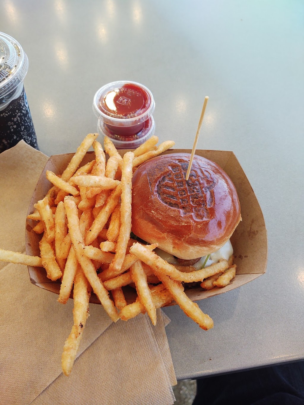 THE TAP STATION | restaurant | 29001 Bass Pro Dr #400, Spanish Fort, AL 36527, USA | 2516269862 OR +1 251-626-9862