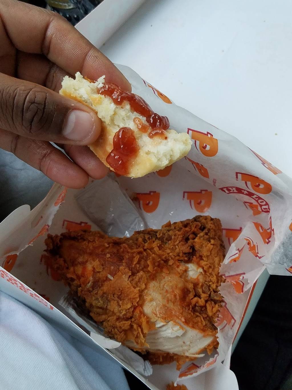 Popeyes Louisiana Kitchen | restaurant | 6151 N Orange Blossom Trail, Orlando, FL 32810, USA | 4072933852 OR +1 407-293-3852