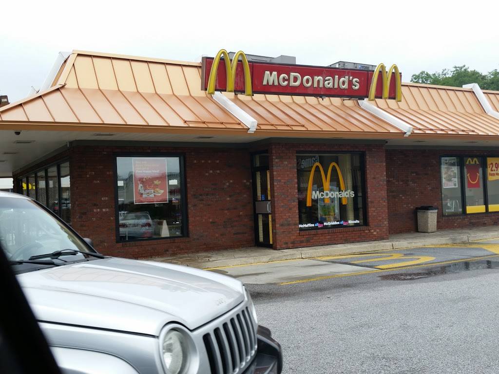 McDonalds | cafe | 541 Ritchie Hwy, Severna Park, MD 21146, USA | 4105446606 OR +1 410-544-6606