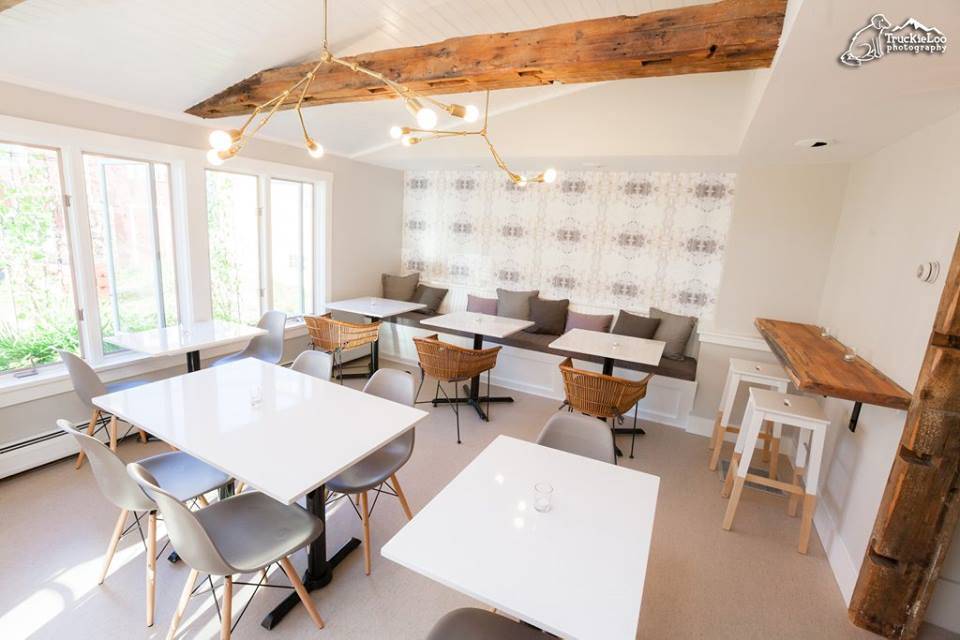 Cork Wine Bar & Restaurant | restaurant | 35 School St, Stowe, VT 05672, USA | 8027606143 OR +1 802-760-6143