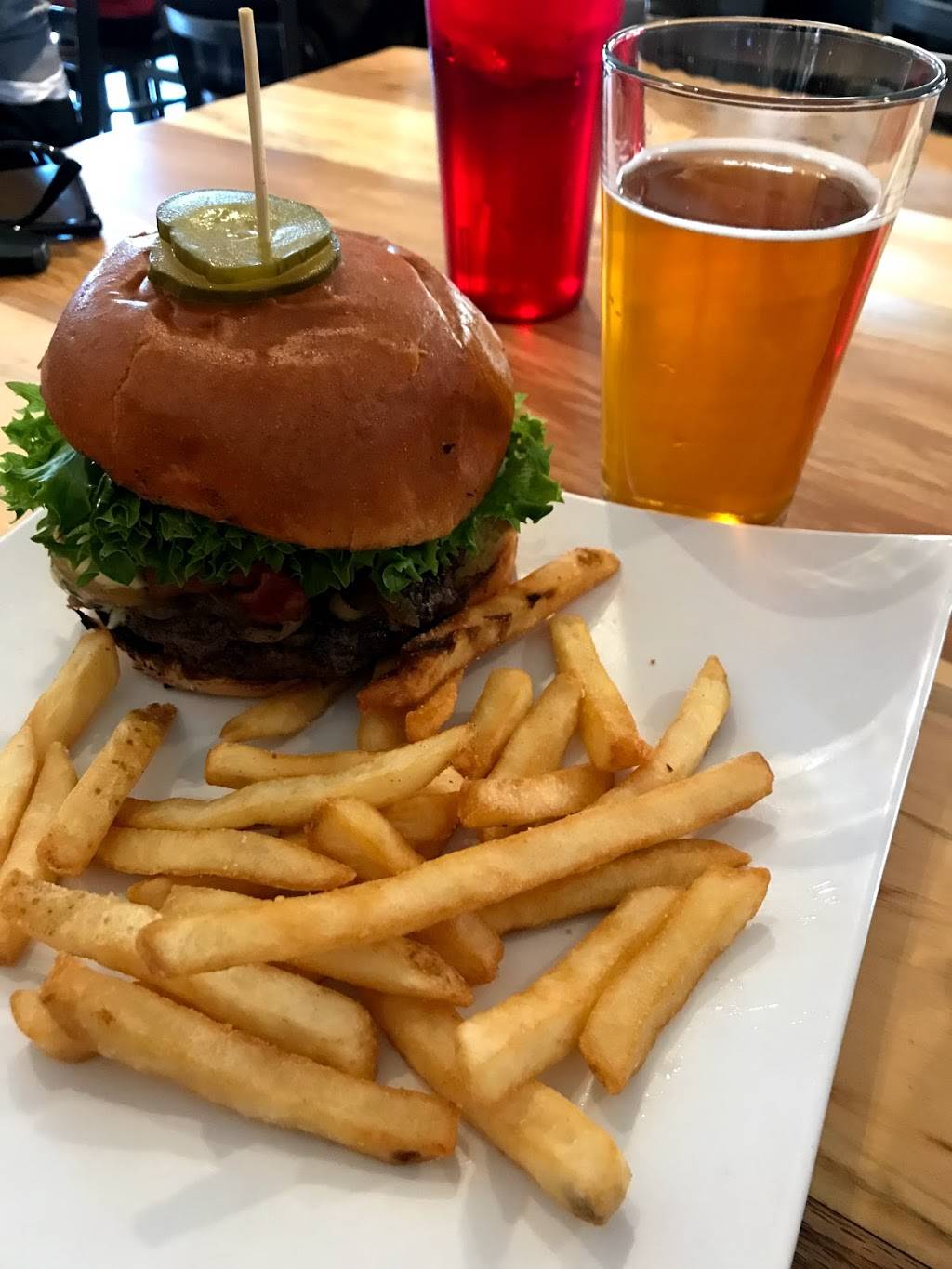 Jack Russell Brewery Restaurant | restaurant | 209 Main St, Placerville, CA 95667, USA | 5306014420 OR +1 530-601-4420