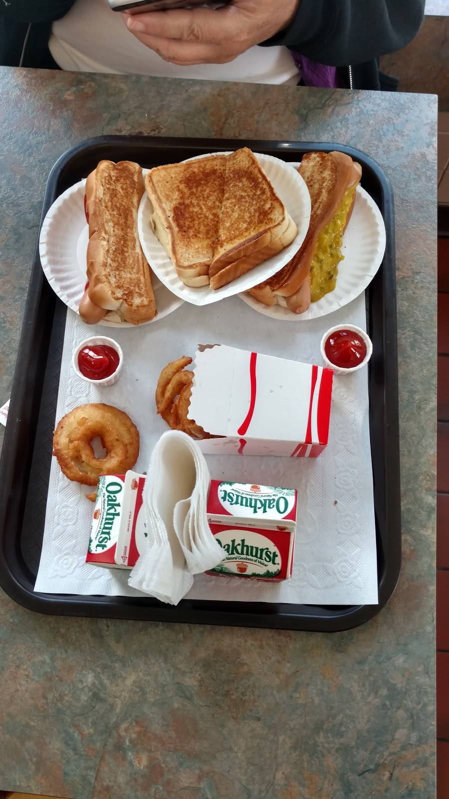 Elliots Hot Dogs | restaurant | 37 Elliott St, Lowell, MA 01852, USA | 9784583179 OR +1 978-458-3179