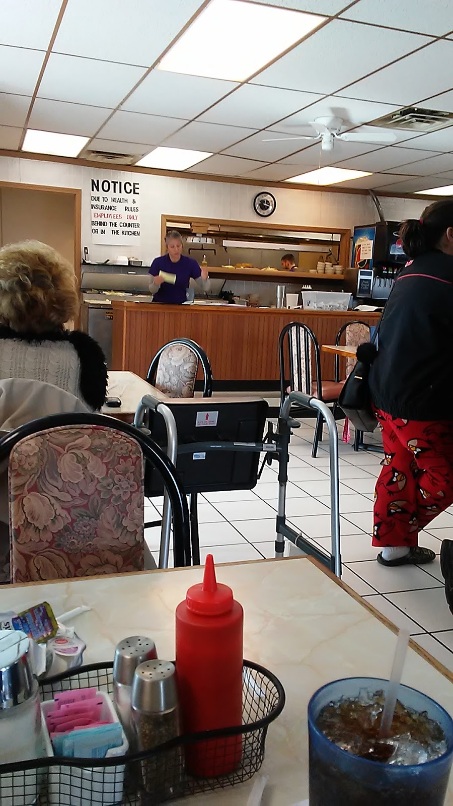 Shelbina Family Restaurant | restaurant | 302 N Center St #1120, Shelbina, MO 63468, USA | 5735887778 OR +1 573-588-7778