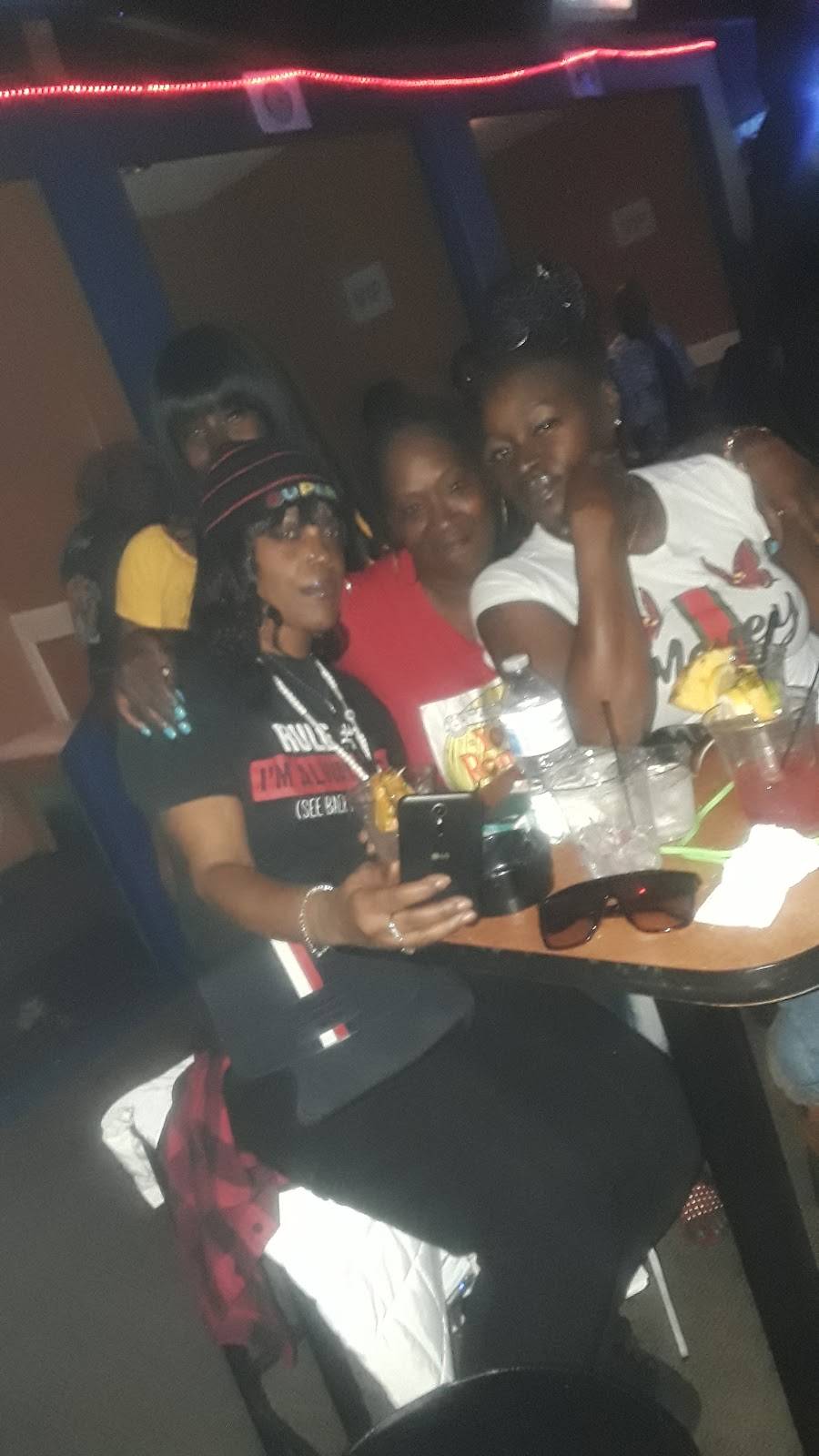 Cave Restaurant & Lounge | restaurant | 3430 Covington Dr, Decatur, GA 30032, USA | 4042893772 OR +1 404-289-3772