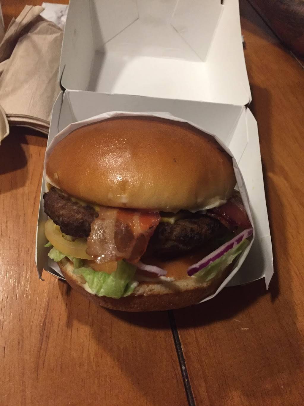 Hardees | restaurant | 5860 Startown Rd, Maiden, NC 28650, USA | 8284698908 OR +1 828-469-8908