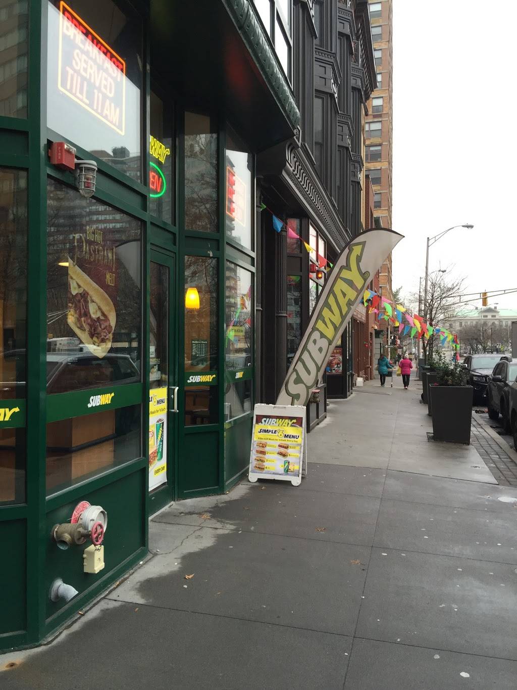 Subway | restaurant | 700 Montgomery St, Jersey City, NJ 07306, USA | 2014345099 OR +1 201-434-5099