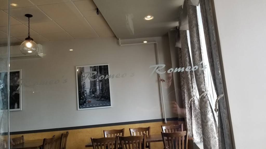 Romeos Pizza | restaurant | 322 Dogwood Ave, Franklin Square, NY 11010, USA | 5164816630 OR +1 516-481-6630