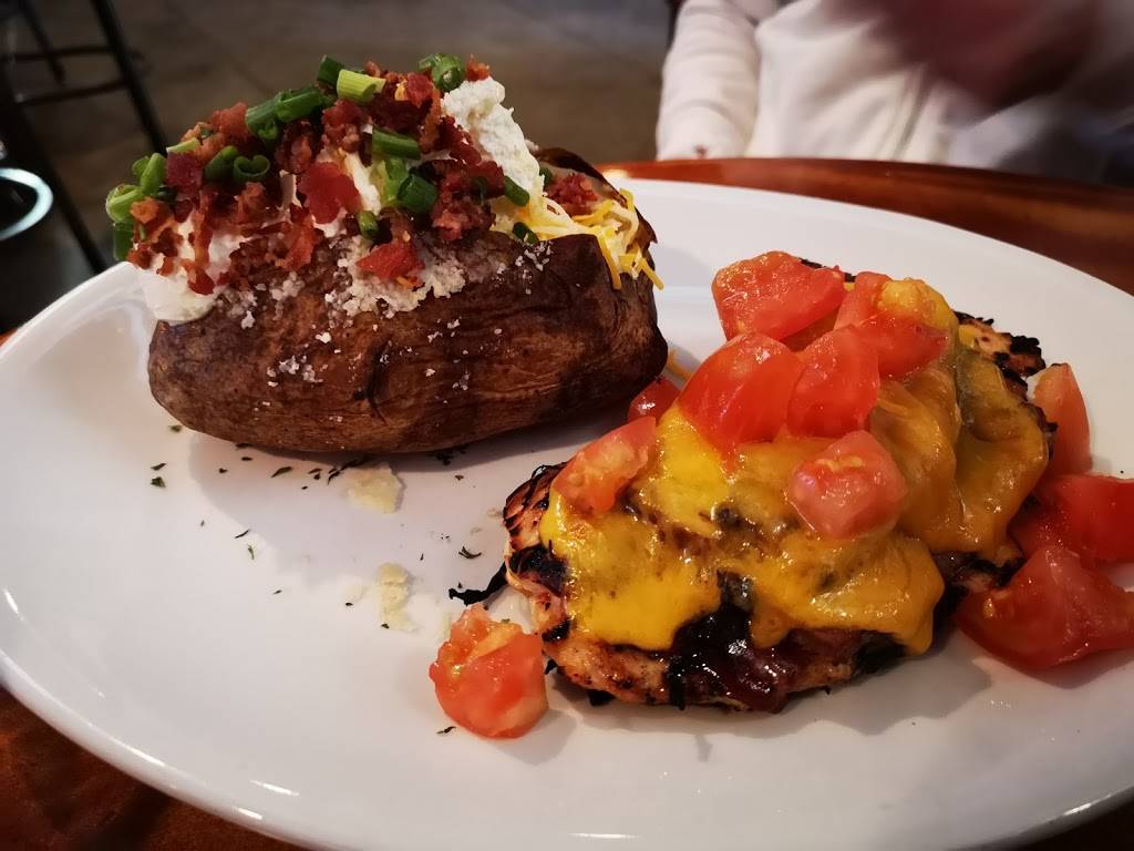 D. Rowes Restaurant & Bar | restaurant | 1005 Club Village Dr, Columbia, MO 65203, USA | 5734438004 OR +1 573-443-8004