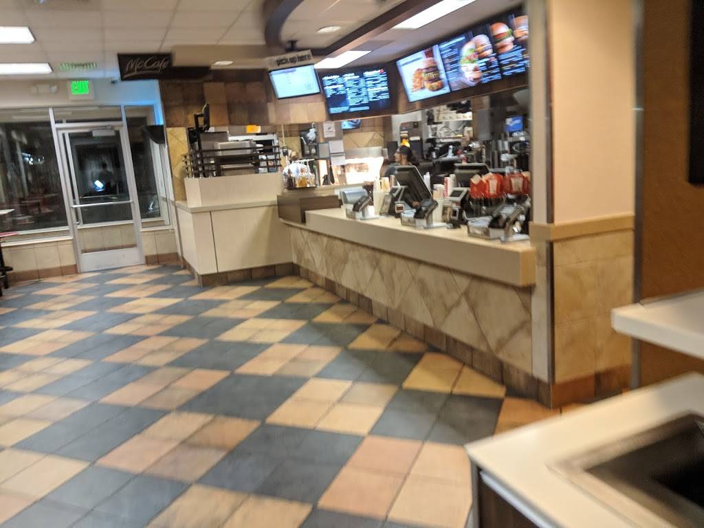 McDonalds | cafe | 2440 8th Ave, Greeley, CO 80631, USA | 9703526786 OR +1 970-352-6786