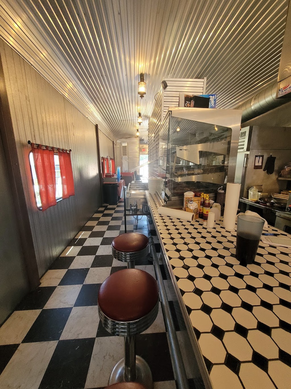 Train Car Diner | restaurant | 3000 Jennings Ln Suite I, Batesville, AR 72501, USA | 8705694550 OR +1 870-569-4550