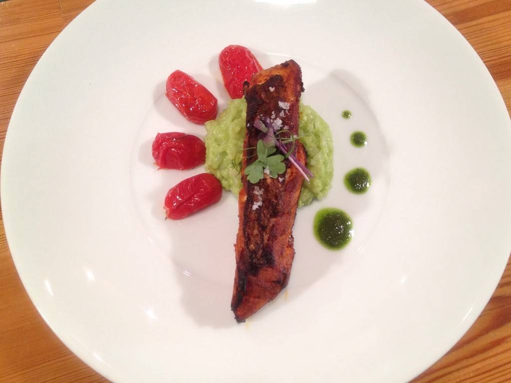 Grapes Wine Bar of Annapolis | restaurant | 1410 Forest Dr, Annapolis, MD 21403, USA | 4105715378 OR +1 410-571-5378