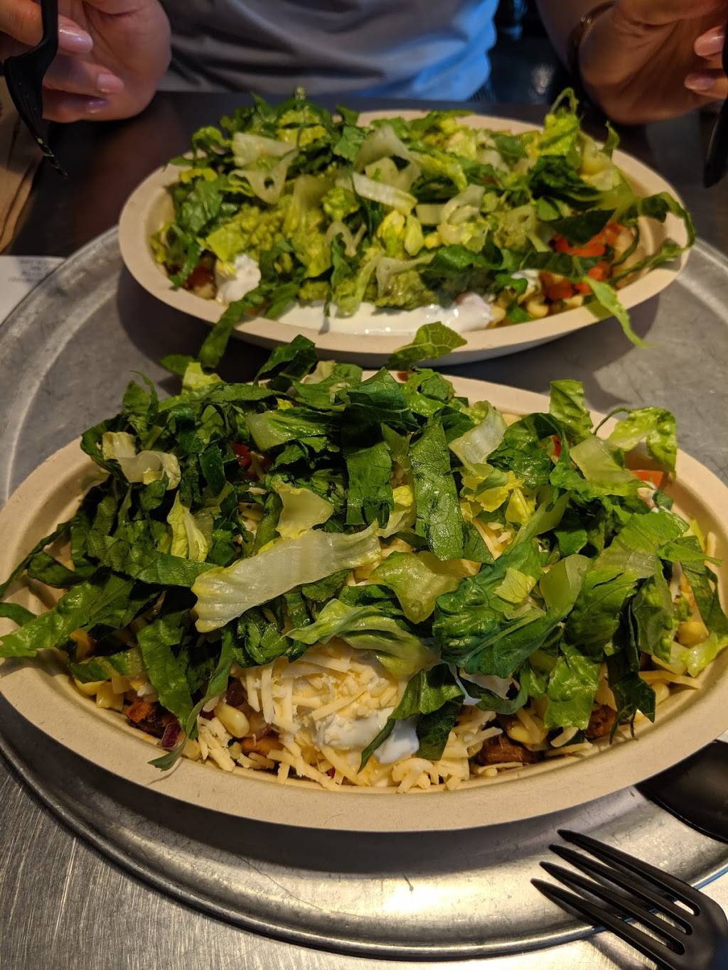 Chipotle Mexican Grill | restaurant | 2323 Yonge St Unit 100, Toronto, ON M4P 2C9, Canada | 4164898601 OR +1 416-489-8601