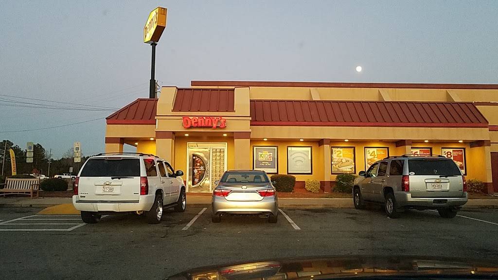 Dennys | restaurant | 55 Jr Rd, Selma, NC 27576, USA | 9199653275 OR +1 919-965-3275