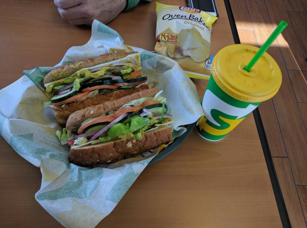 Subway | restaurant | 3620 57th Ave #100, Kenosha, WI 53144, USA | 2626576995 OR +1 262-657-6995