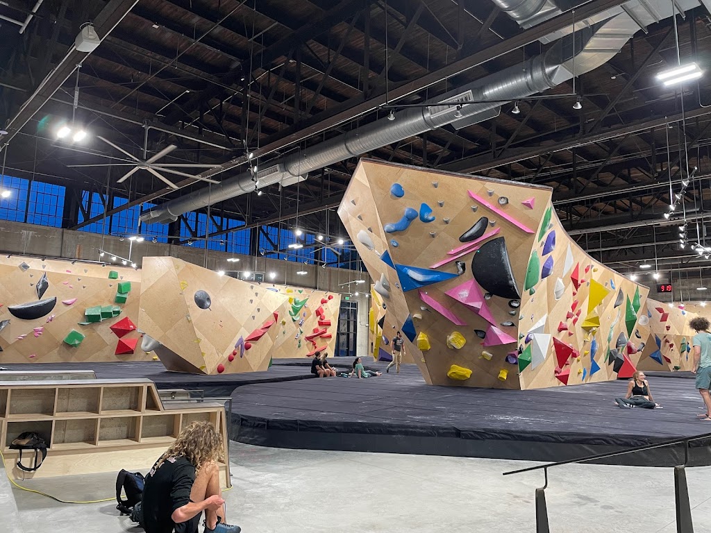 North Mass Boulder | cafe | 1411 Roosevelt Ave, Indianapolis, IN 46201, USA | 3179536667 OR +1 317-953-6667