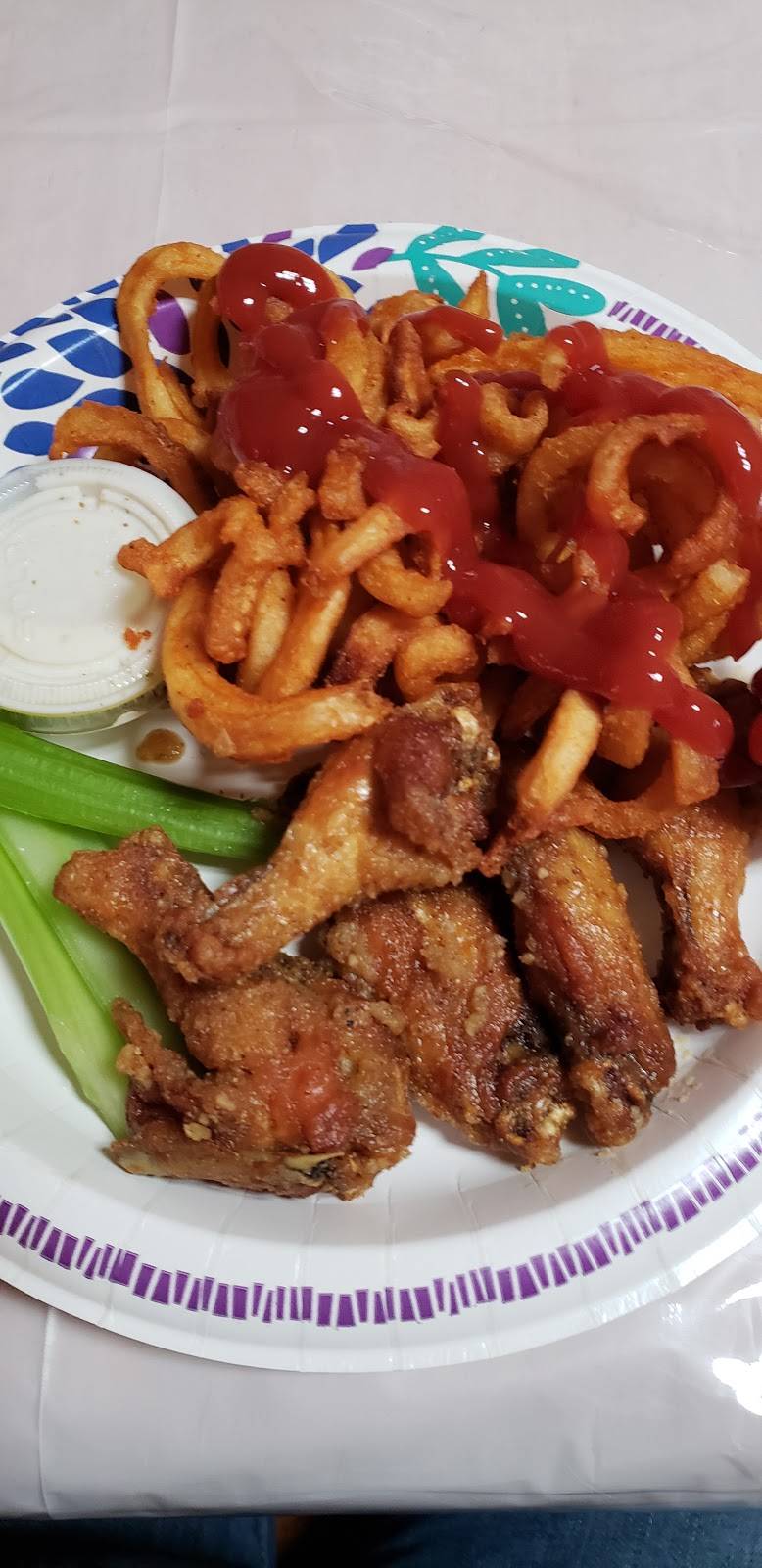 Planet Wings | restaurant | 104 Virginia Rd, White Plains, NY 10603, USA | 9149494994 OR +1 914-949-4994