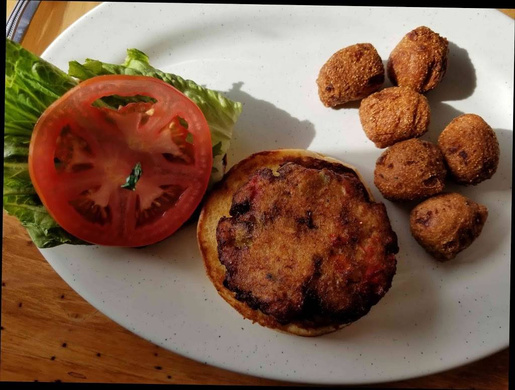 Shady Oak Restaurant | restaurant | 2984 W New York Ave, DeLand, FL 32720, USA | 3867349715 OR +1 386-734-9715