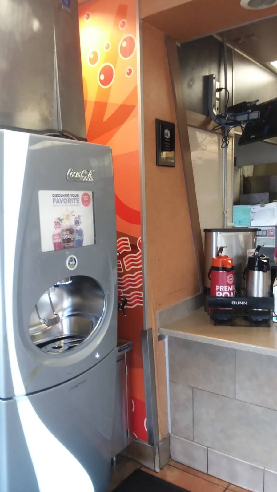 Jack in the Box | restaurant | 20423 S Avalon Blvd, Carson, CA 90746, USA | 3105151861 OR +1 310-515-1861