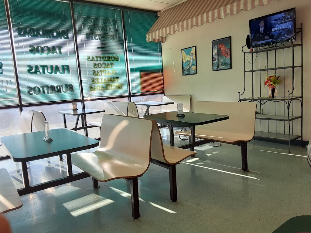 El Paso Hot Tamales | restaurant | 11360 Montwood Dr, El Paso, TX 79936, USA | 9158557516 OR +1 915-855-7516