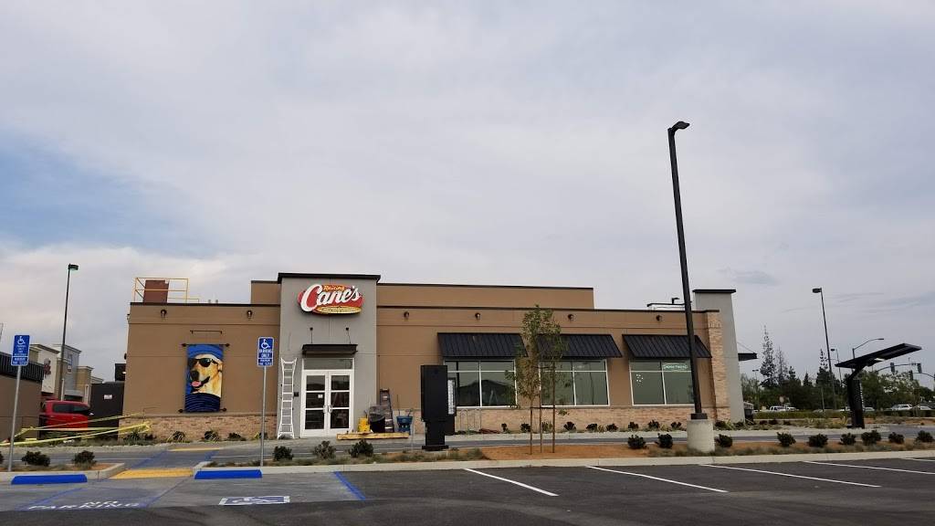 Raising Canes Chicken Fingers | meal takeaway | 1231 S Lone Hill Ave, Glendora, CA 91740, USA | 9093940864 OR +1 909-394-0864