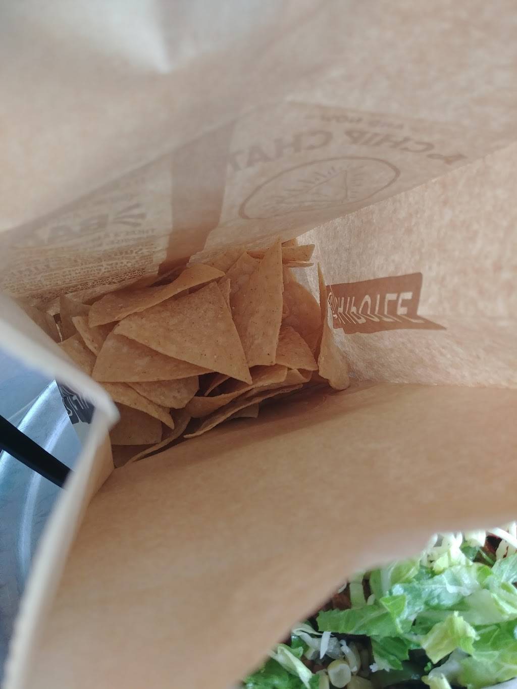 Chipotle Mexican Grill | restaurant | 1615 W River Rd N, Elyria, OH 44035, USA | 4403245723 OR +1 440-324-5723