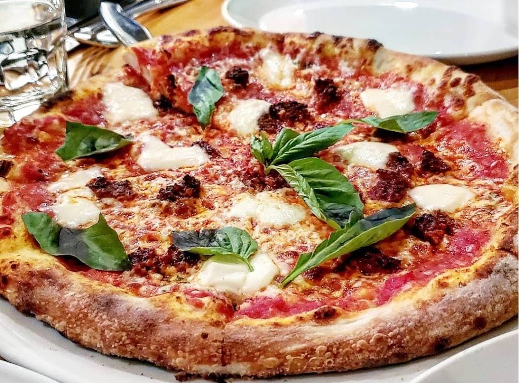 Grazie Ristorante | restaurant | 2373 Yonge St, Toronto, ON M4P 2C8, Canada | 4164880822 OR +1 416-488-0822