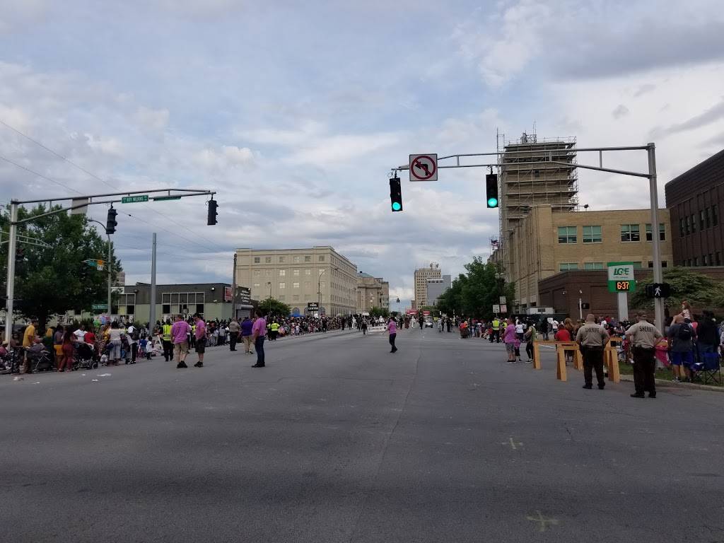 Quick Wok | restaurant | 801 W Broadway # 5, Louisville, KY 40202, USA | 5025846519 OR +1 502-584-6519