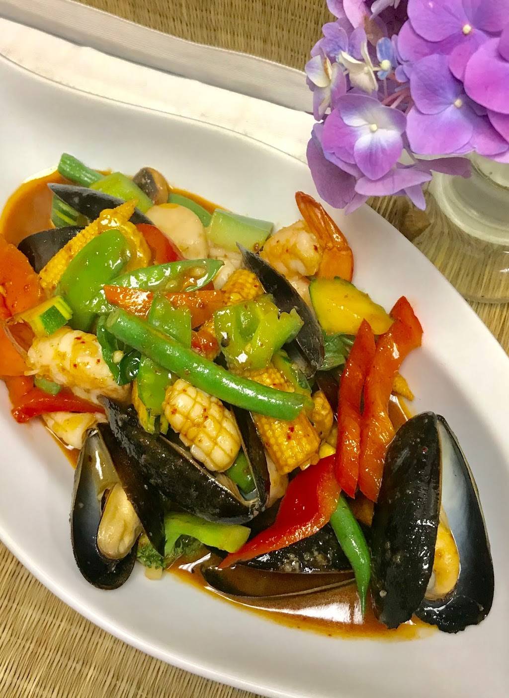 Thai Tamarind | restaurant | 2 Connector Rd, Westborough, MA 01581, USA | 5083296688 OR +1 508-329-6688